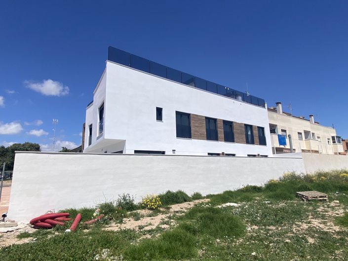 Image No.11-2 Bed Townhouse for sale