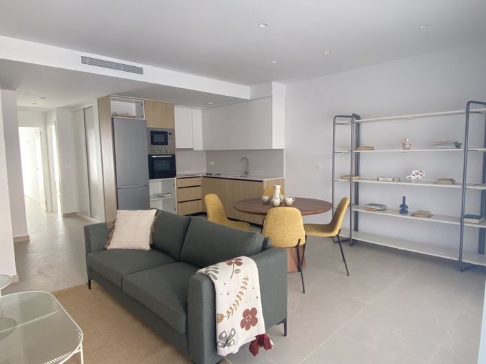 Image No.18-2 Bed Townhouse for sale