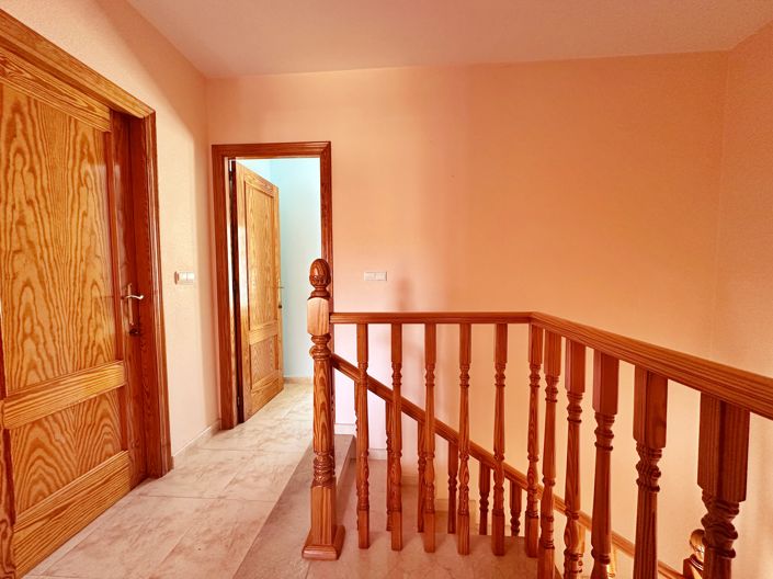 Image No.9-3 Bed Villa for sale