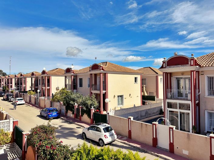 Image No.2-3 Bed Villa for sale