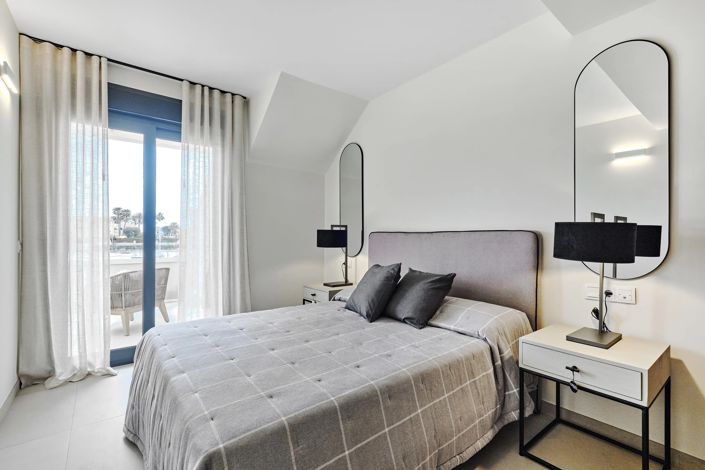 Image No.15-2 Bed Property for sale