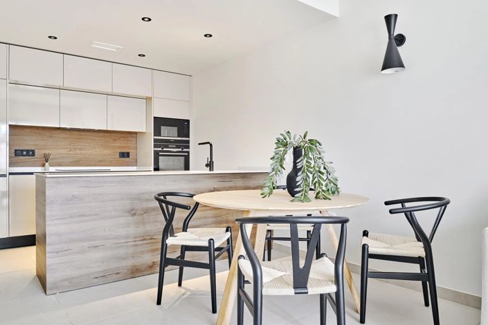 Image No.25-2 Bed Property for sale