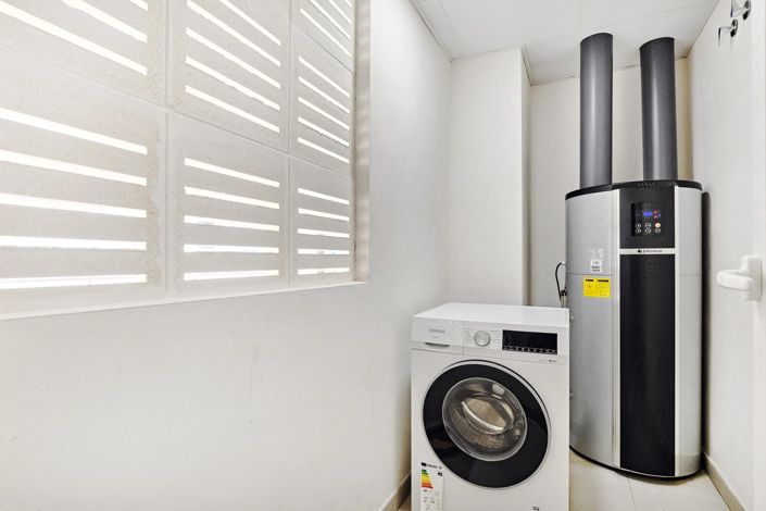 Image No.8-2 Bed Property for sale