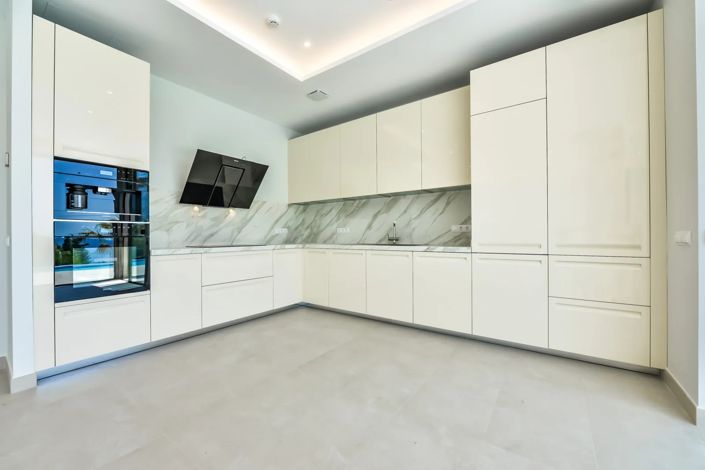 Image No.28-6 Bed Villa for sale