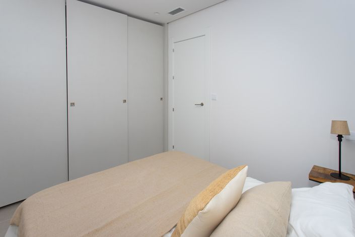 Image No.8-3 Bed Apartment for sale