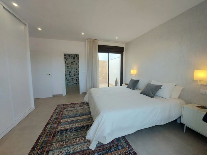 Image No.13-3 Bed Villa for sale