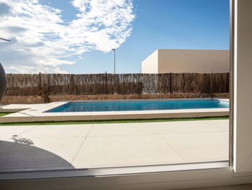 013b9f34228408ce0231a1f1985c7e60