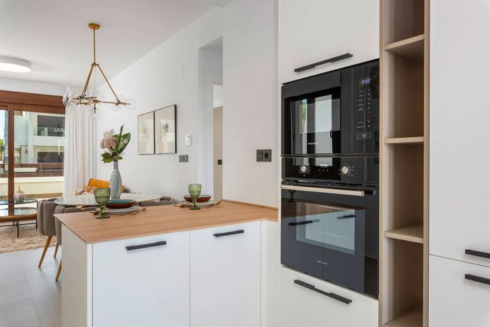 Image No.20-3 Bed Property for sale