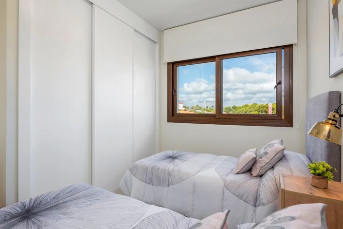 Image No.5-3 Bed Property for sale