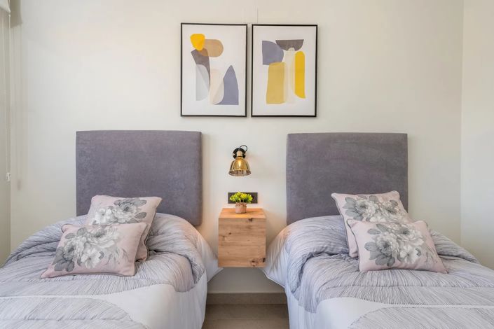 Image No.18-2 Bed Property for sale