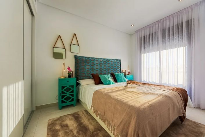 Image No.14-3 Bed Property for sale