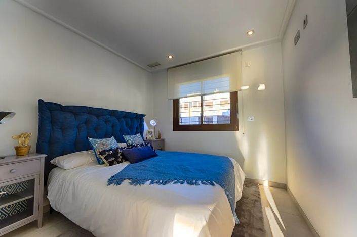 Image No.7-3 Bed Property for sale