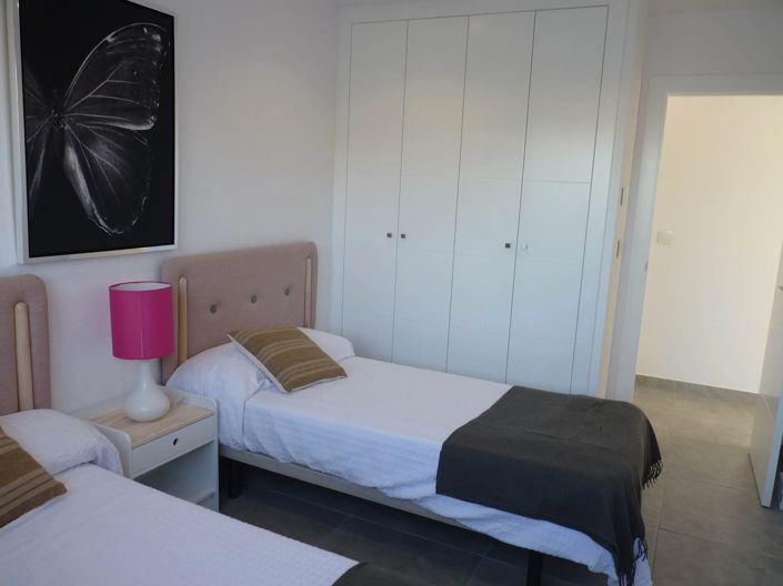 Image No.18-2 Bed Property for sale