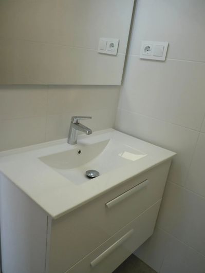 Image No.20-2 Bed Property for sale