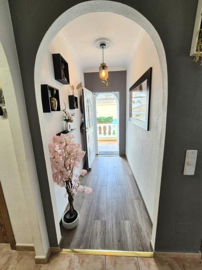 Image No.6-5 Bed Villa / Detached for sale