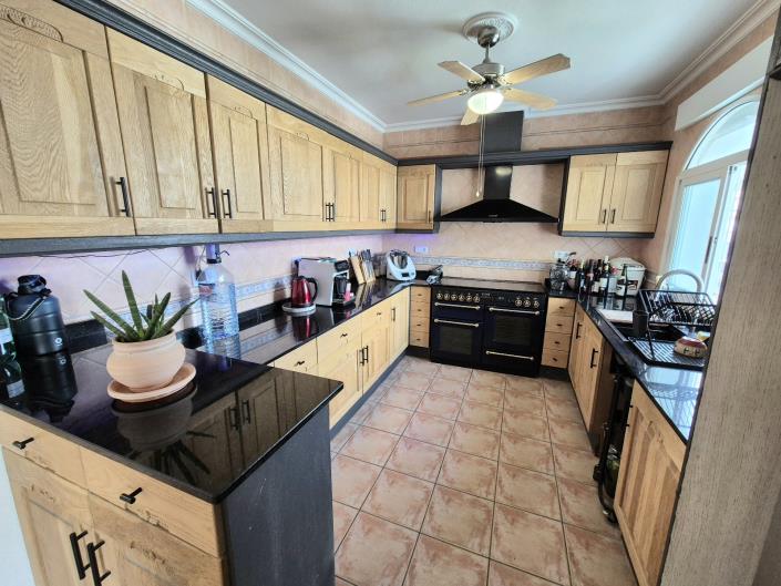 Image No.12-5 Bed Villa / Detached for sale