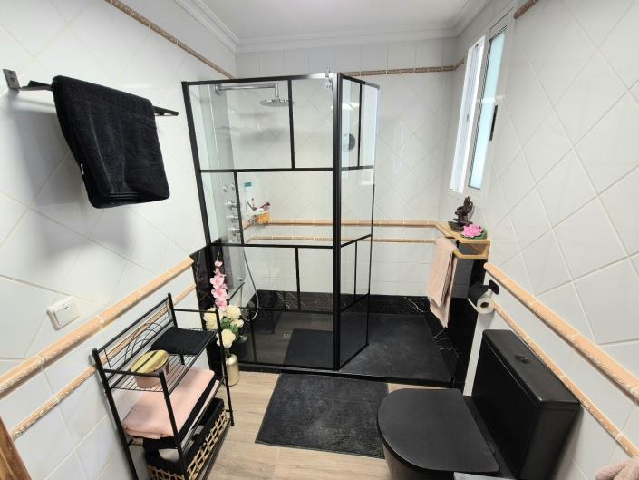 Image No.18-5 Bed Villa / Detached for sale