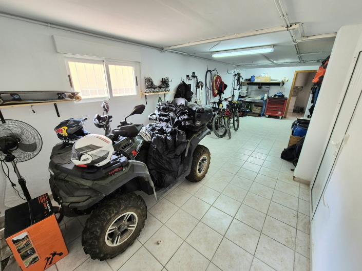 Image No.37-5 Bed Villa / Detached for sale