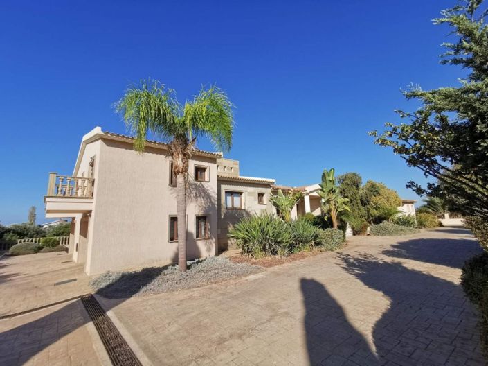 Image No.2-4 Bed Villa for sale