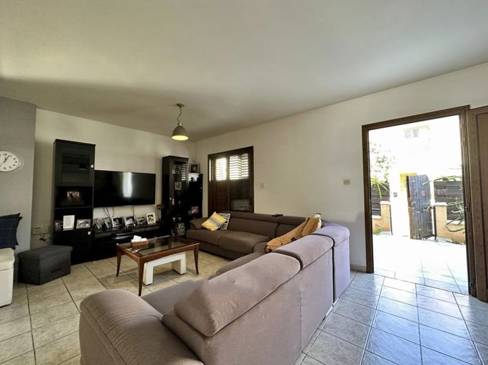Image No.1-3 Bed Villa for sale