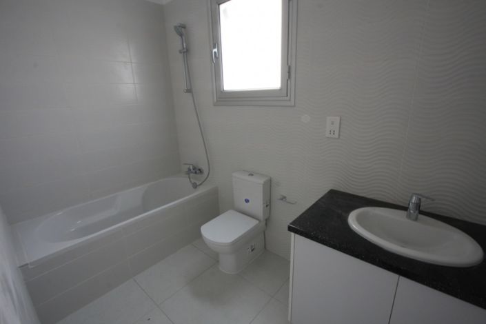 Image No.8-5 Bed Villa for sale