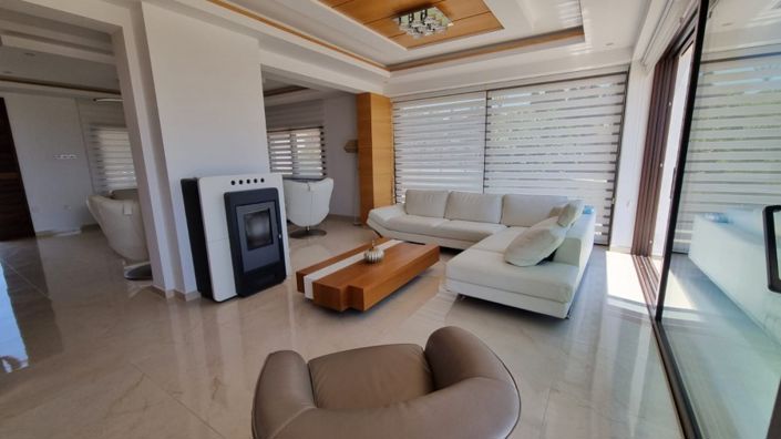 Image No.4-4 Bed Villa for sale