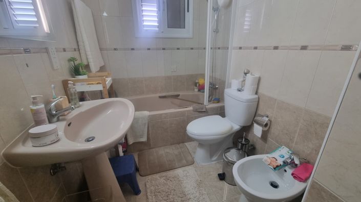 Image No.10-3 Bed Villa for sale