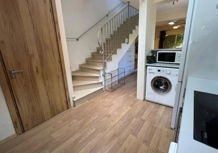 Image No.10-2 Bed Townhouse for sale