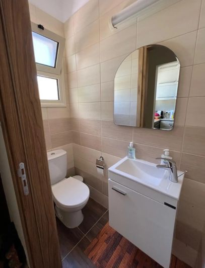 Image No.13-2 Bed Townhouse for sale