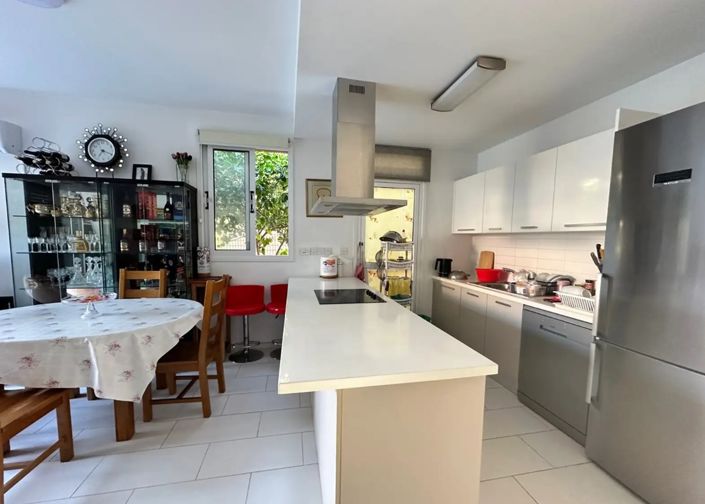 Image No.4-4 Bed Villa for sale