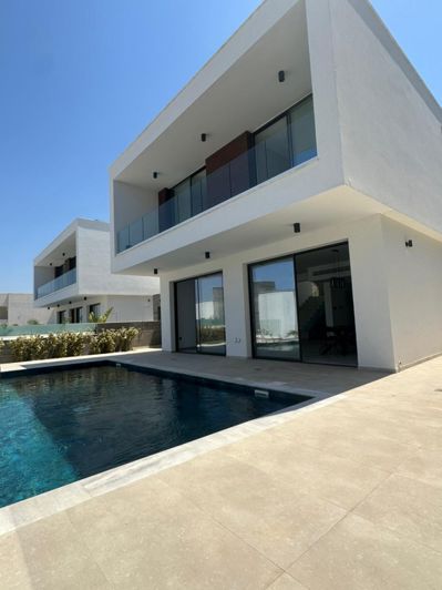 Image No.1-3 Bed Villa for sale