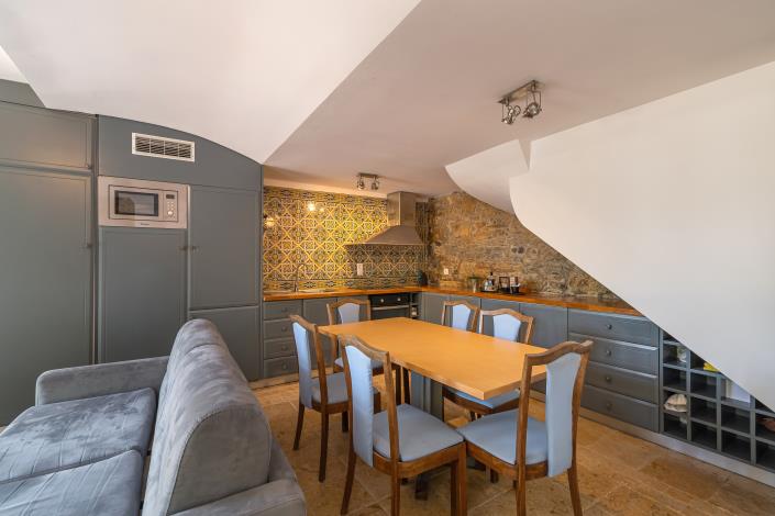 Image No.44-15 Bed Hotel for sale