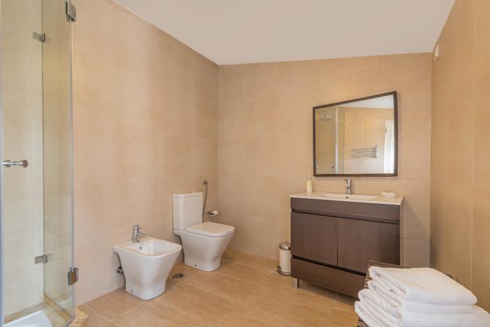 Image No.39-15 Bed Hotel for sale