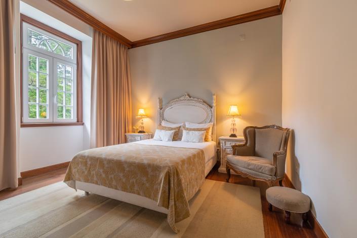 Image No.29-15 Bed Hotel for sale