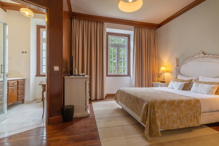 Image No.49-15 Bed Hotel for sale