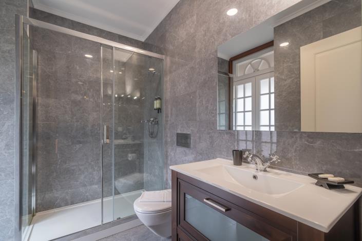 Image No.23-15 Bed Hotel for sale