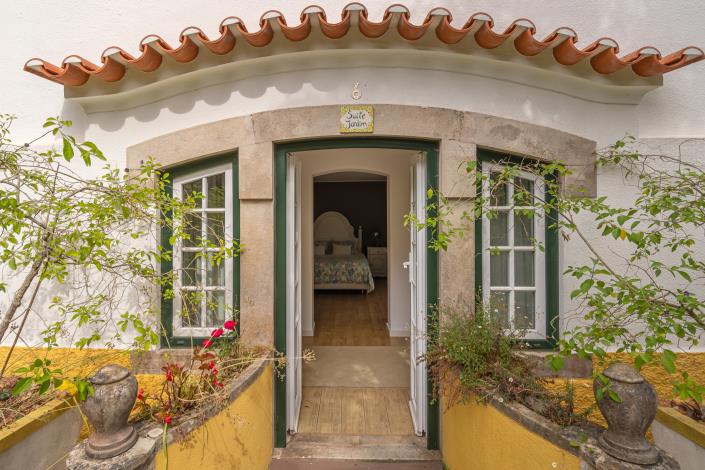 Image No.26-15 Bed Hotel for sale