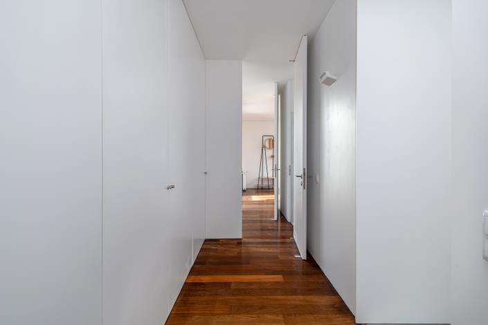 Image No.21-4 Bed House for sale