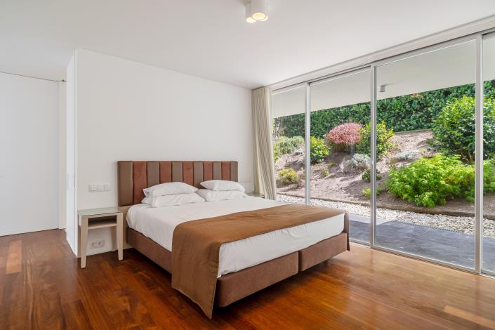 Image No.23-4 Bed House for sale