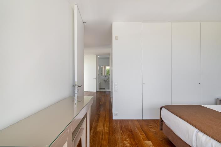 Image No.24-4 Bed House for sale