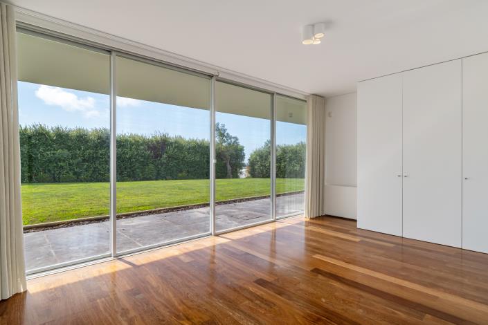 Image No.25-4 Bed House for sale