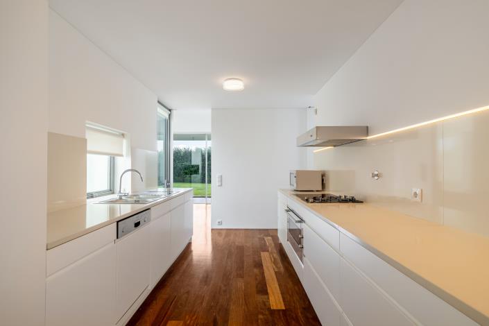 Image No.28-4 Bed House for sale