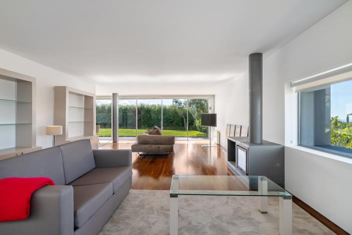 Image No.15-4 Bed House for sale