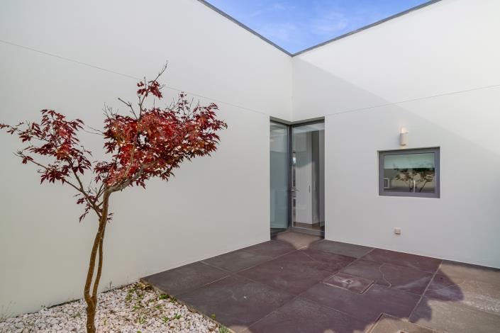 Image No.27-4 Bed House for sale