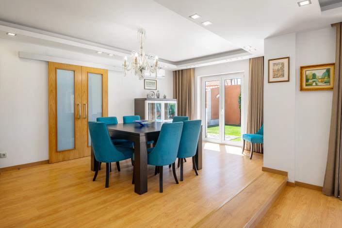 Image No.18-5 Bed House for sale