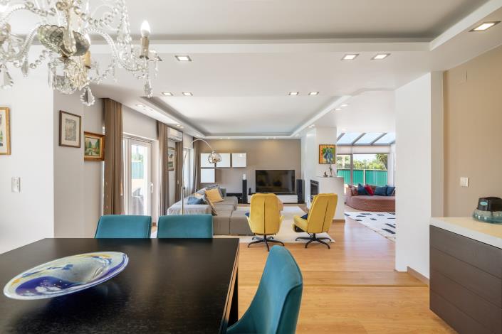 Image No.17-5 Bed House for sale