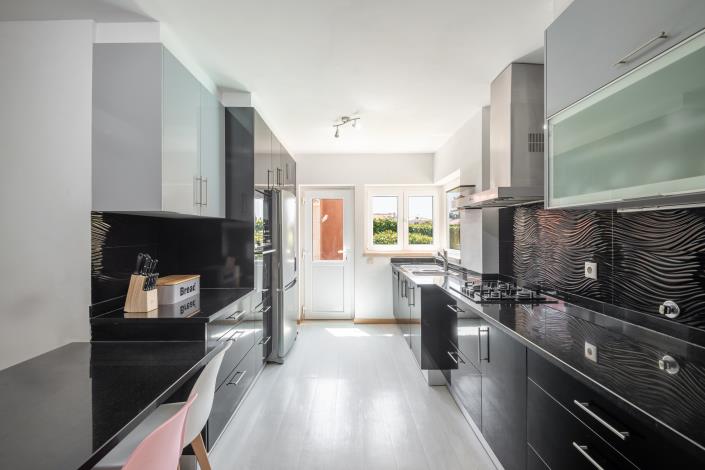 Image No.21-5 Bed House for sale