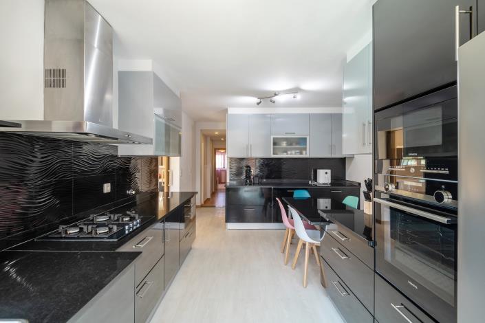 Image No.22-5 Bed House for sale