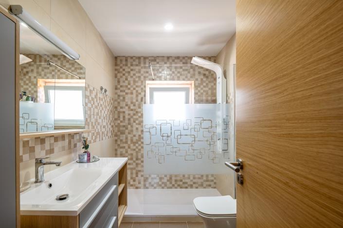 Image No.30-5 Bed House for sale