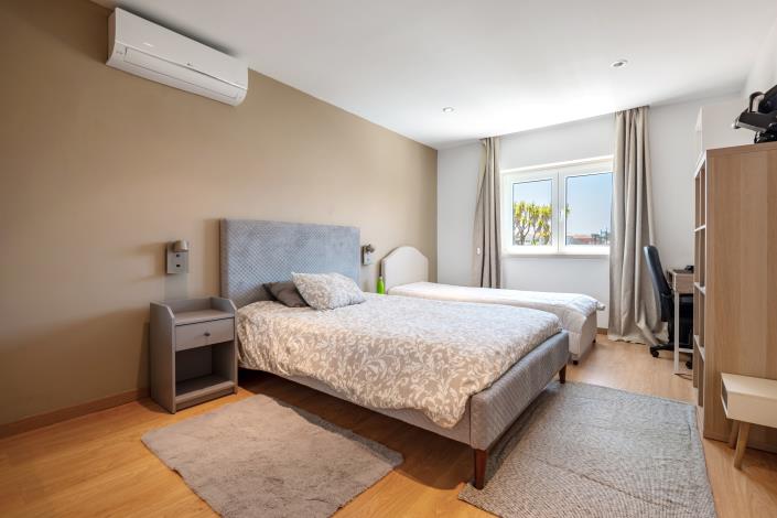 Image No.29-5 Bed House for sale